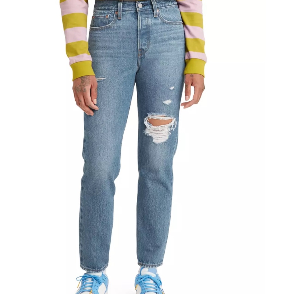 Levi’s Distressed Wedgie Jeans Size 27 NWT